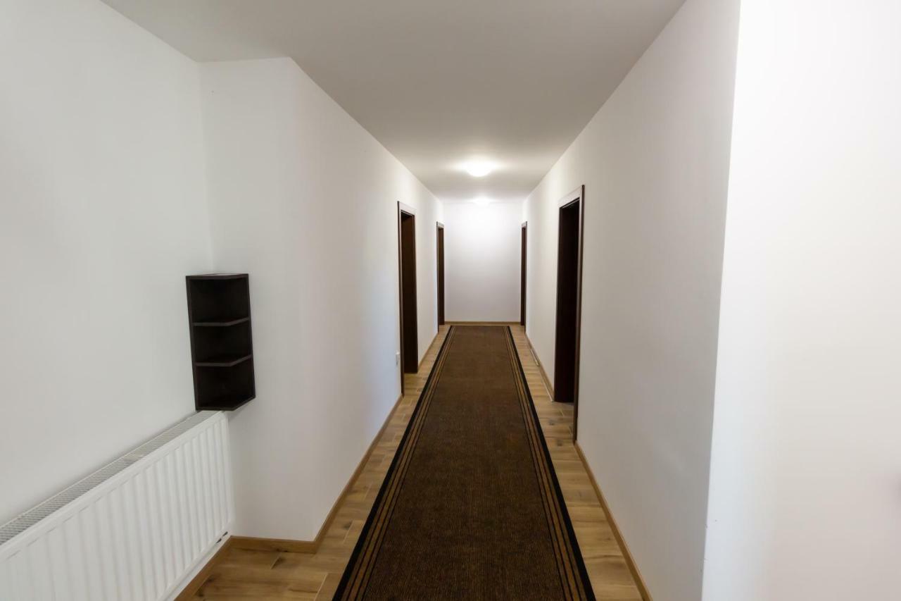 Arya Vila Piest'any Exterior foto